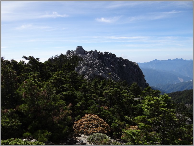 2012-07-12 09-05-49往馬比杉經南湖東南峰.JPG